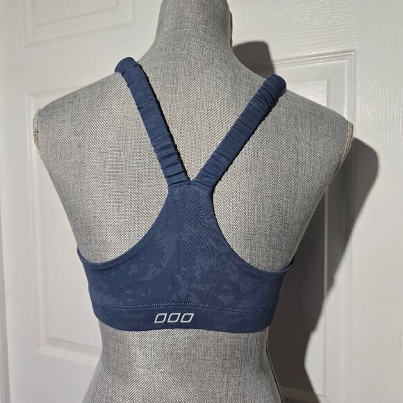 LORNA JANE bra - Picture 3 of 3